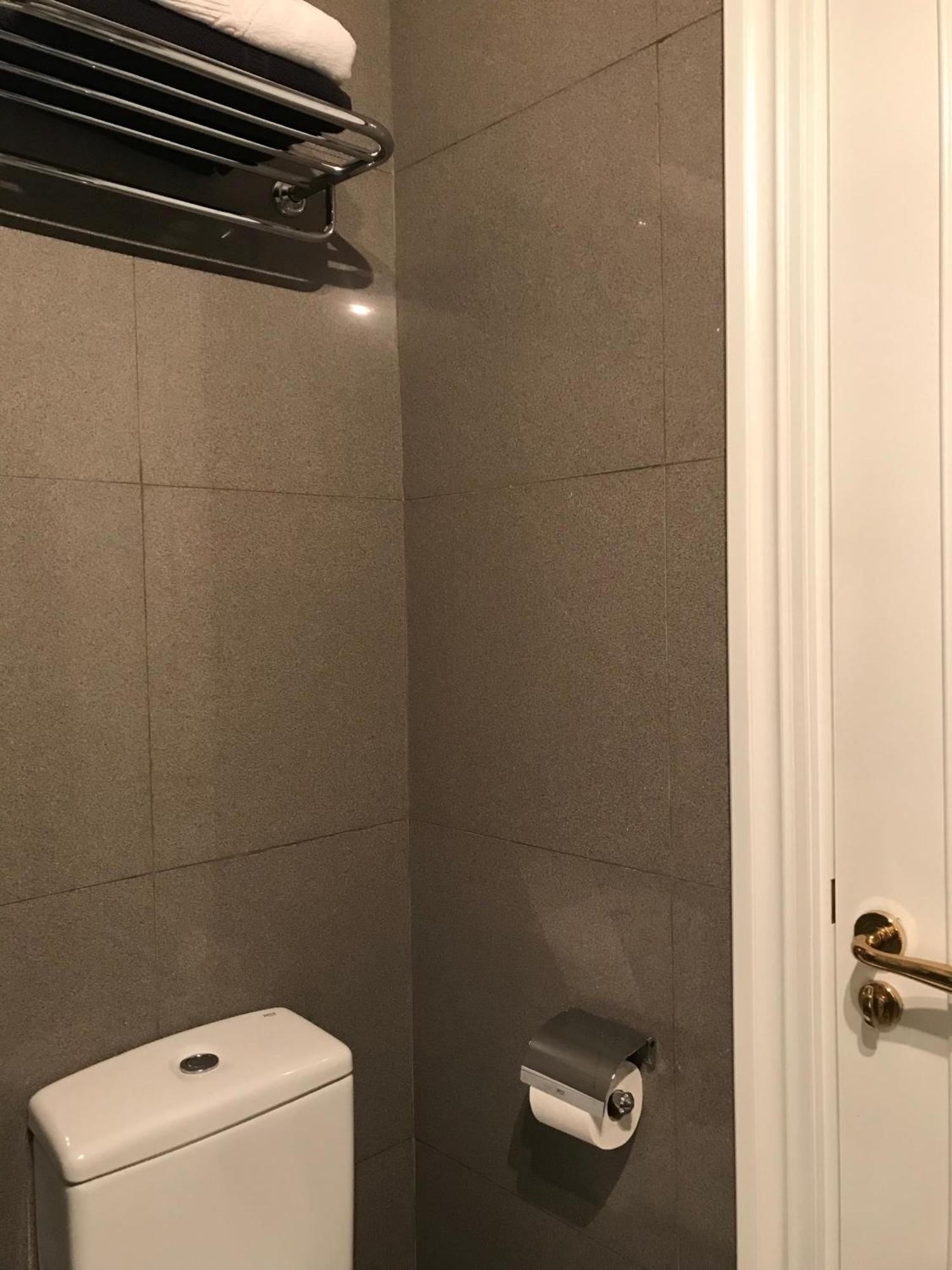 Habitacion Grande Y Confortable Con Bano Privado Junto A Guggenheim Bilbao Luaran gambar